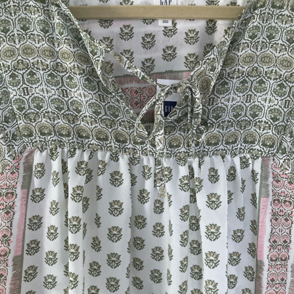 Gap Pink & Green Silky Floral Top Short Sleeve Tie Front NWT - Picture 3 of 5